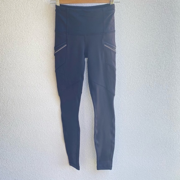 Lululemon Toasty Tech Tight II leggings size 2 - Picture 8 of 8